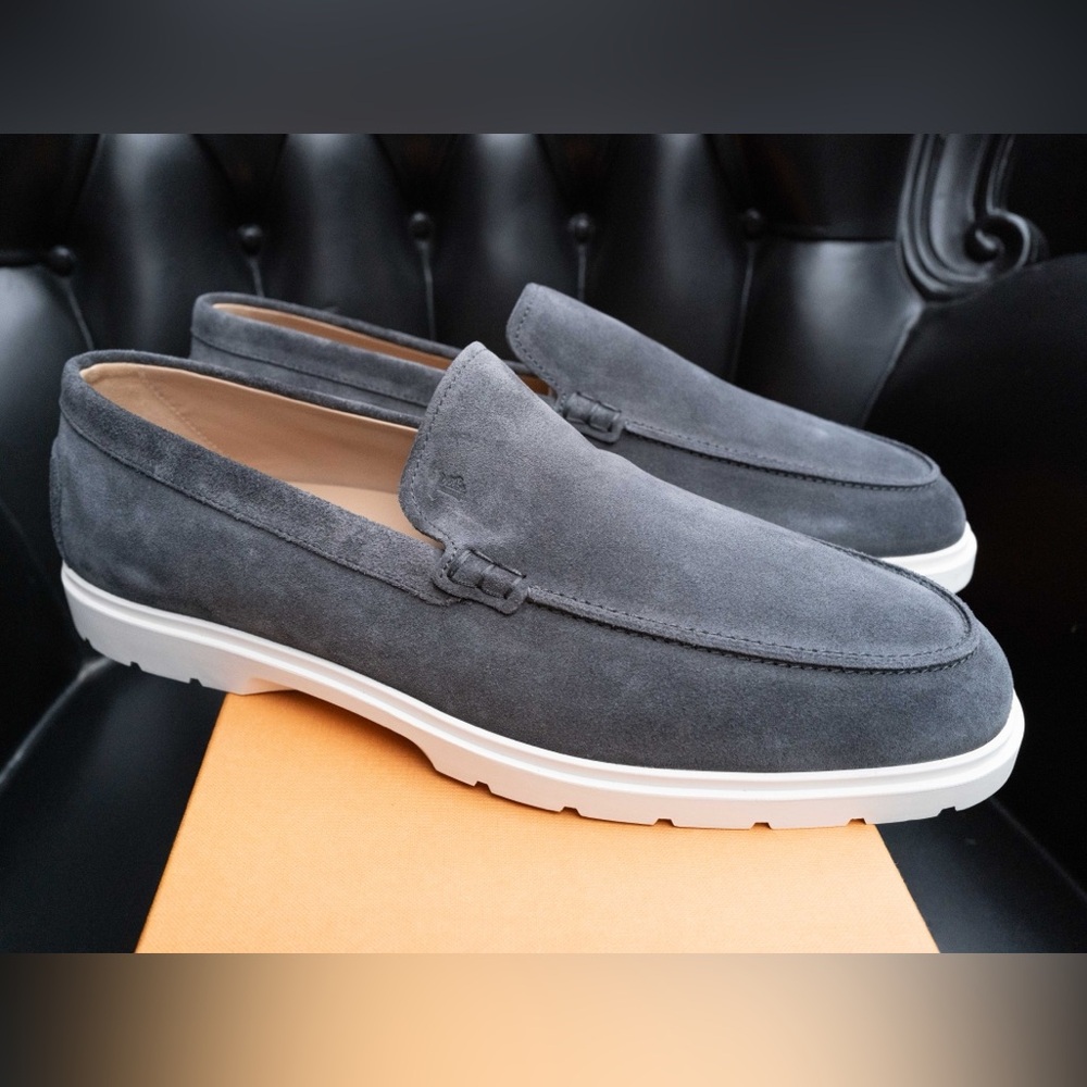 Tod’s Slip-on suede loafers